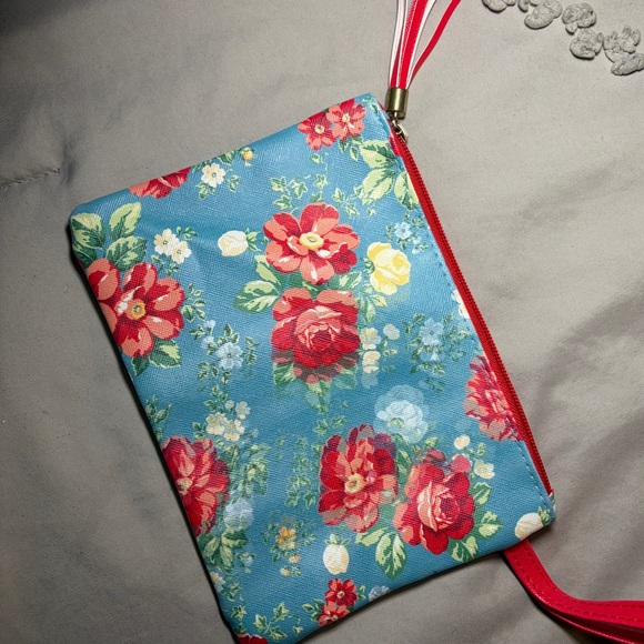The Pioneer Woman Red and Blue Floral Wristlet - Picture 8 of 8
